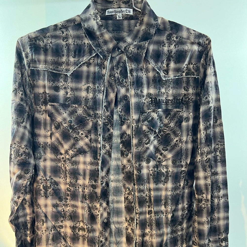 Manchester Ltd. Men’s button up shirt size Medium